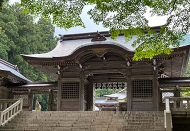 弥彦神社